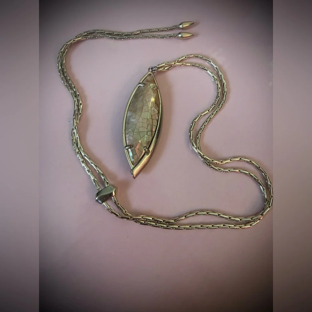 Kendra Scott Milla Mother of Pearl Gold Thick Sliding Necklace - Picture 5 of 5